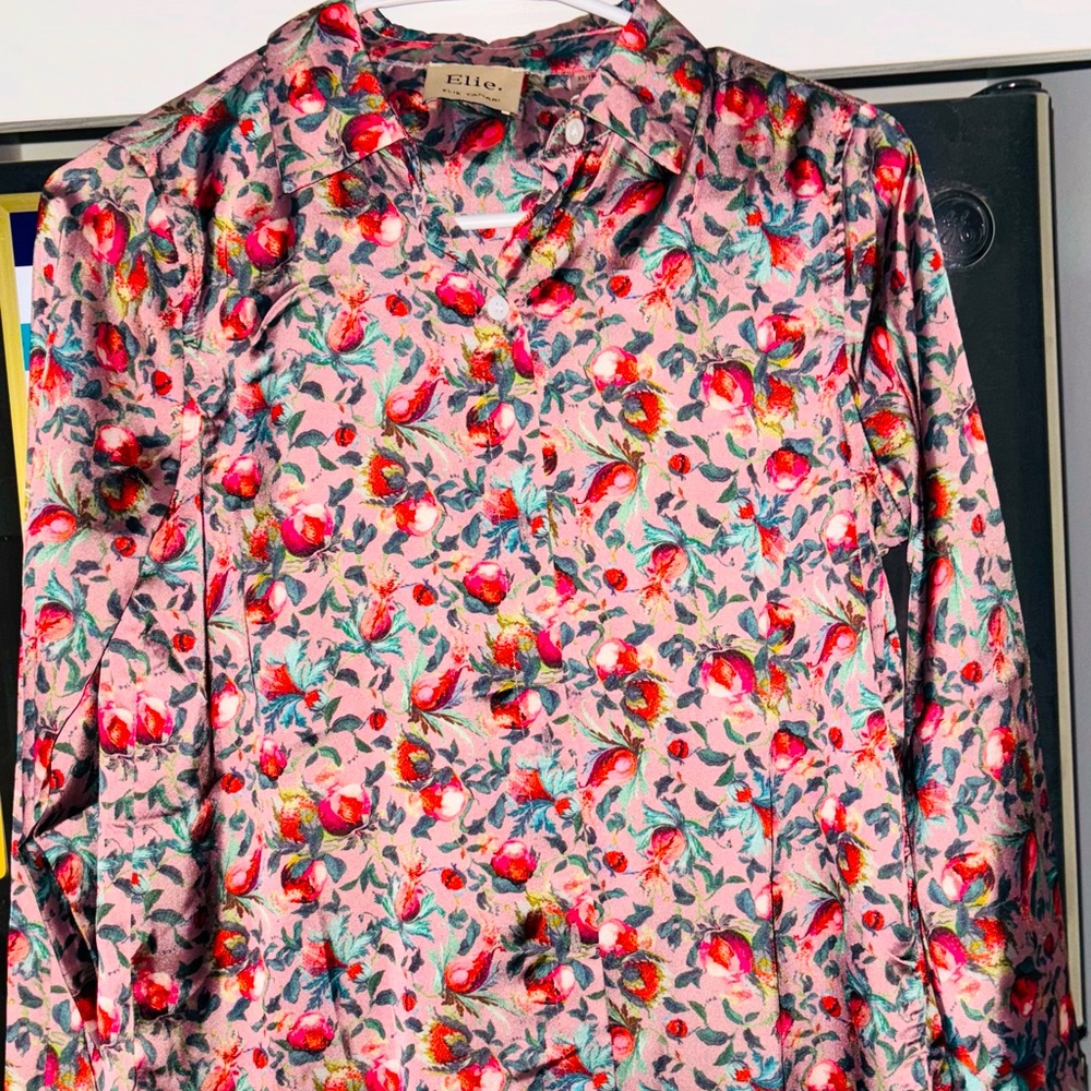 Ellie by Tahari long sleeve button down / NWT